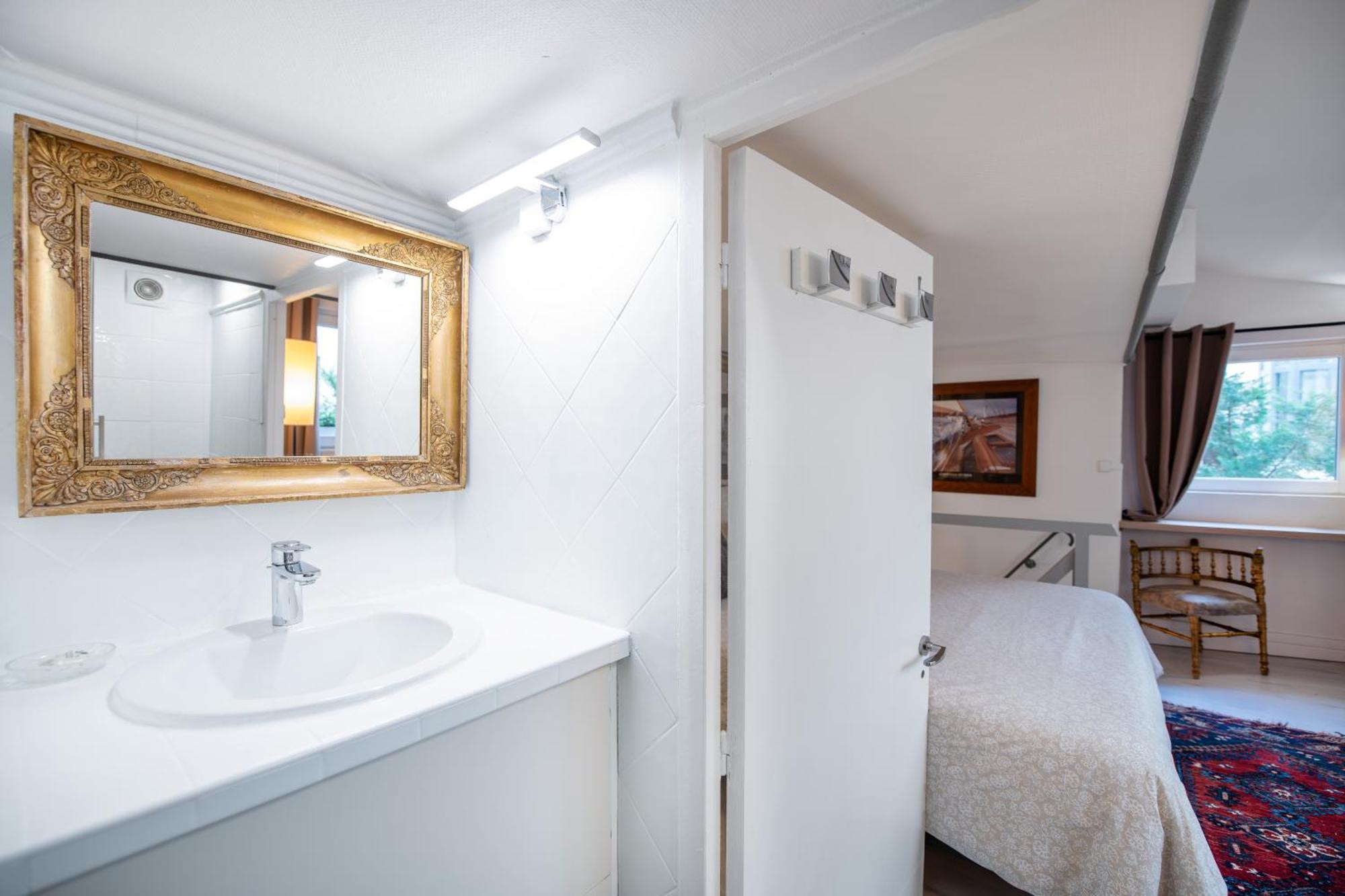 Mhl - Maison Hotel Lyon Bilik gambar